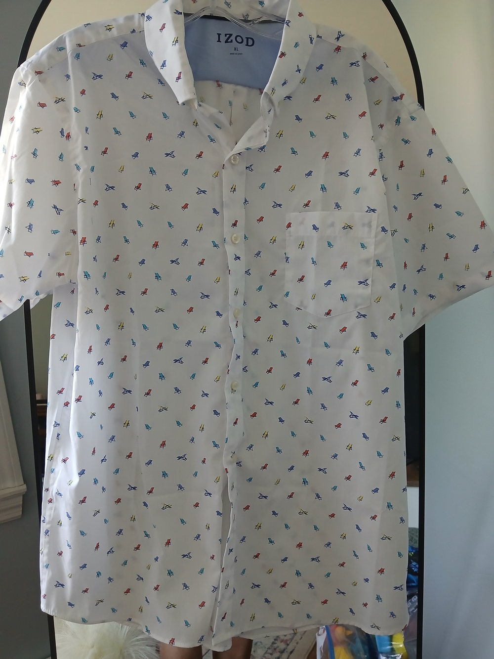 IZOD Shirt Mens XL White Short Sleeve Button Down Beach Chair Print Casual